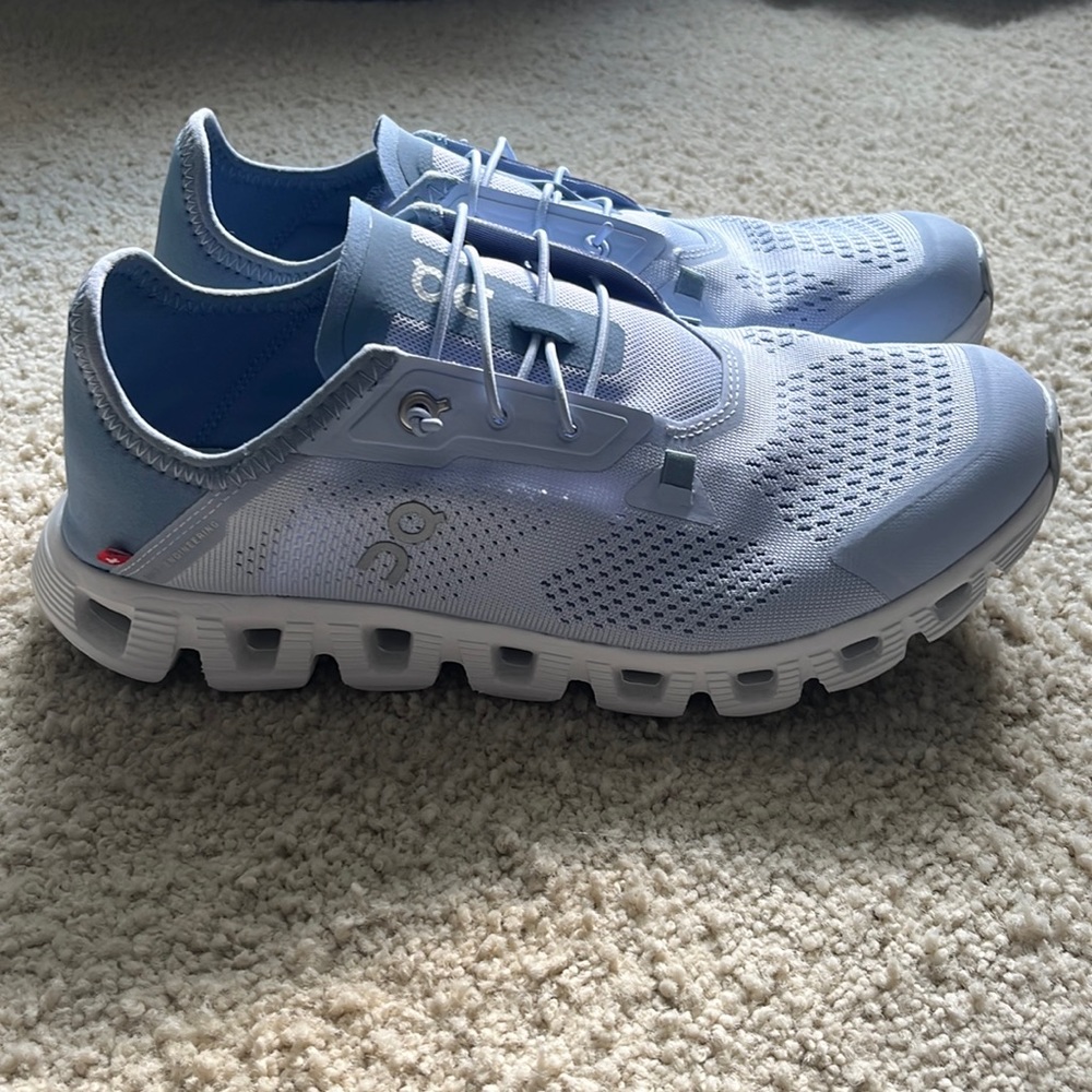On Cloud Coast Sneakers